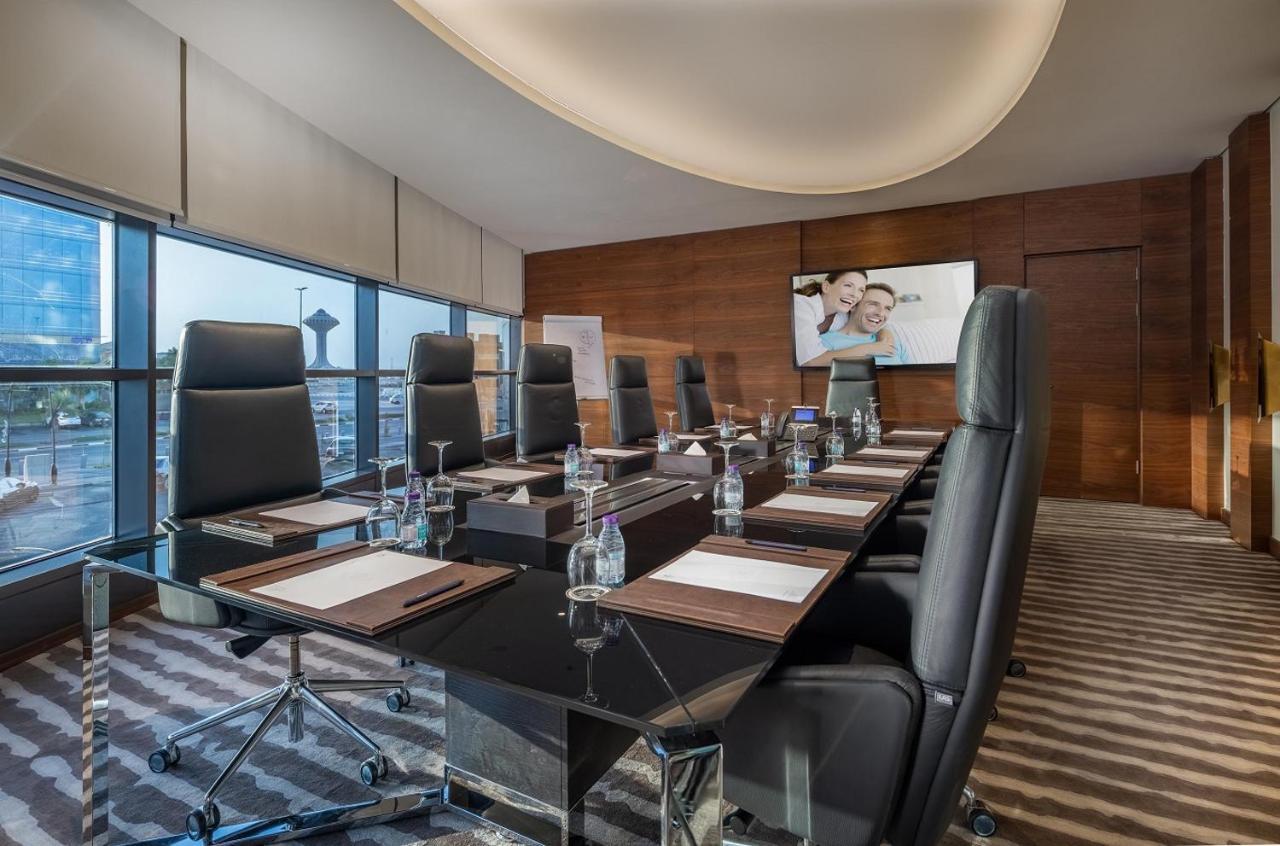 דירות Ascott Corniche אל חובר מראה חיצוני תמונה